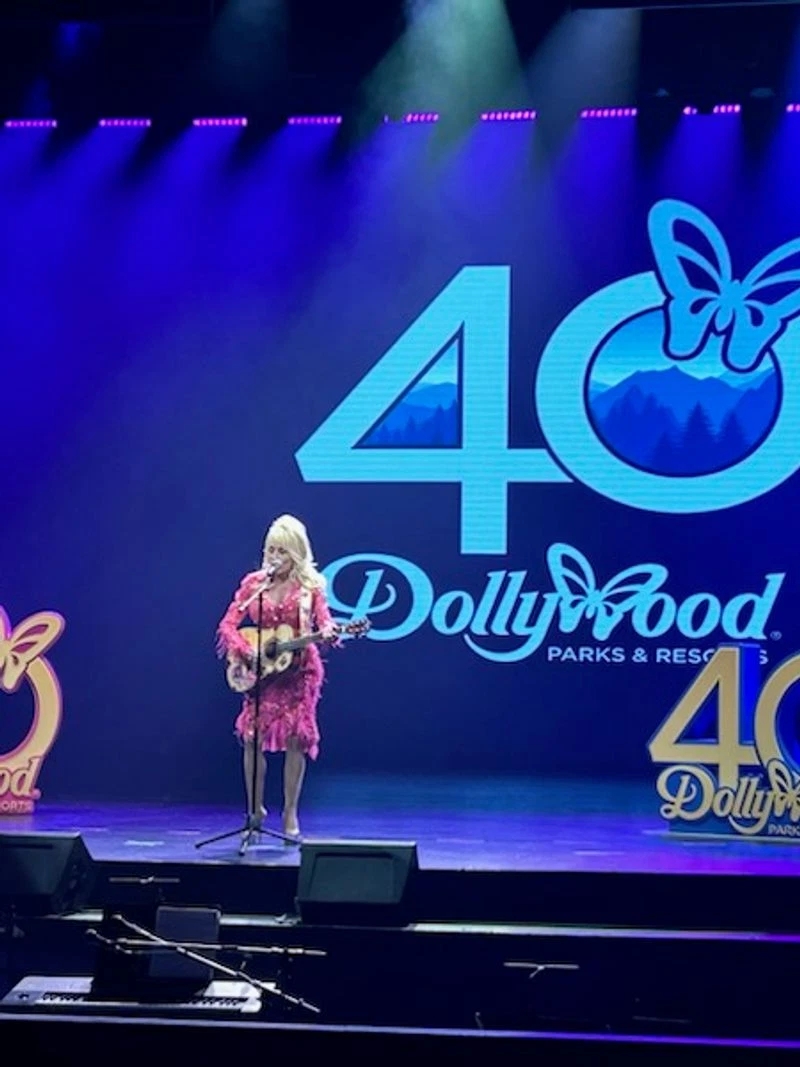 Dollywood Kicks Off 40th Season With Surprise Appearance By Dolly Parton In The Smokies